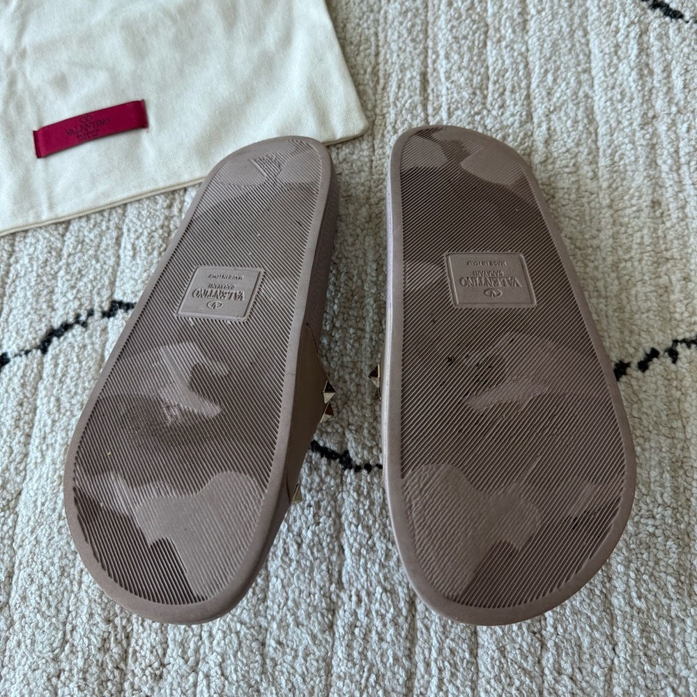 VALENTINO GARAVANI ROCKSTUD RUBBER SLIDES SIZE 37 - Picture 5 of 11